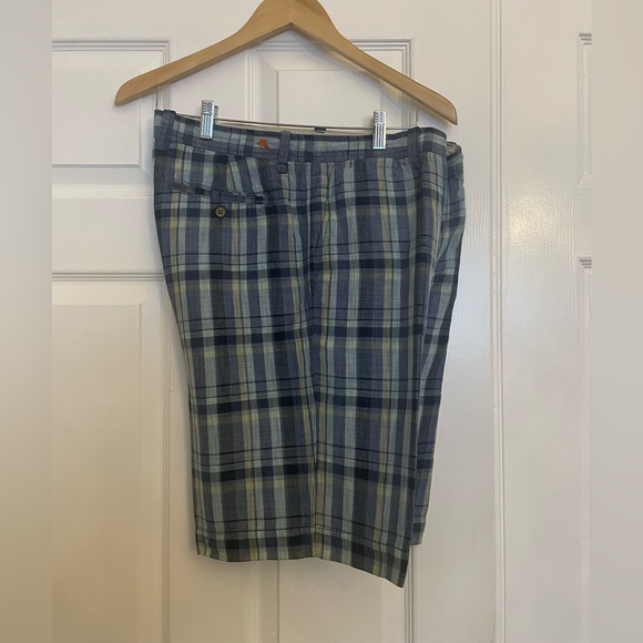 Tommy Bahama Men’s Shorts. Waist size is 34” Multi Colored Pattern Design. - Picture 1 of 6